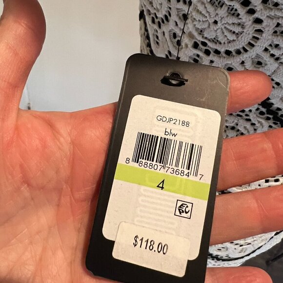 NWT Guess Los Angeles Black & White Scallop Crochet Mini Dress, Size 4 - Picture 14 of 16